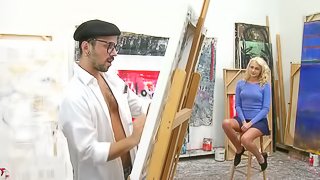 Blonde girl poses naked for a painter and gets fucked