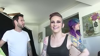 Alt porn girls get their makeup done and chat behind the scenes